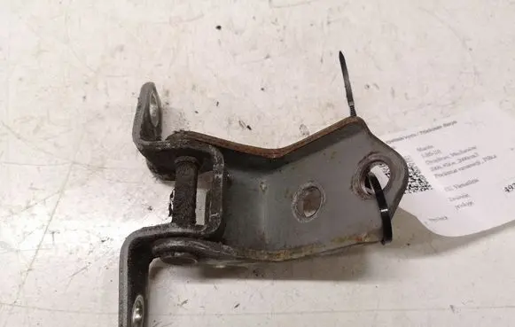 Mazda 5 Front door lower hinge