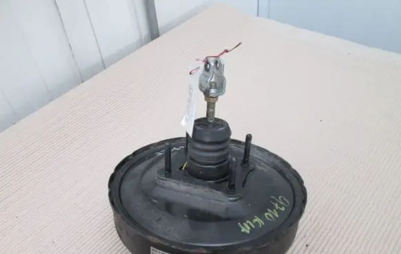KIA Carnival Brake booster