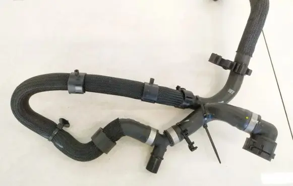 Jaguar I-Pace Engine coolant pipe/hose
