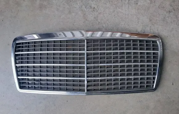 Mercedes-Benz E W124 Front grill 1248880323
