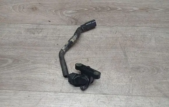 Volvo V70 Crankshaft position sensor 30637803