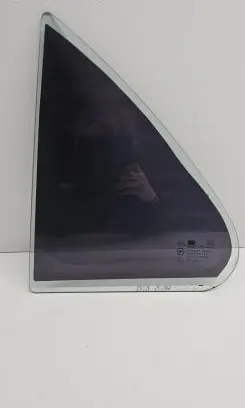 KIA Sorento Rear vent window glass 