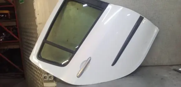 Renault Clio III Rear door 