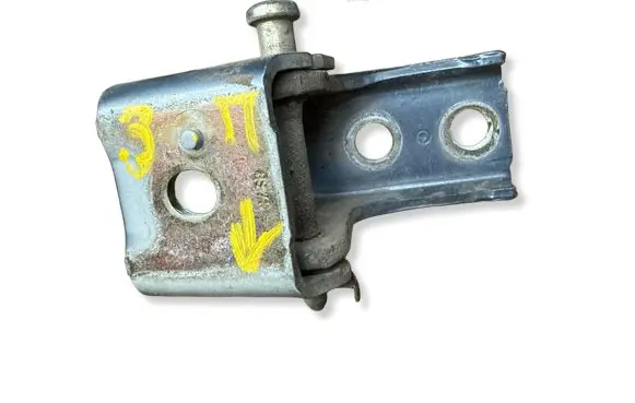 Peugeot 407 Rear door lower hinge
