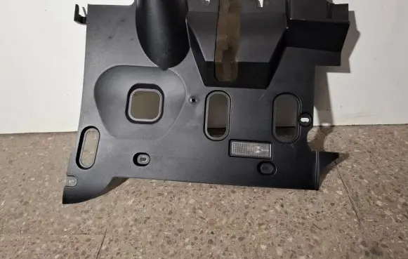 Dashboard lower bottom trim panel