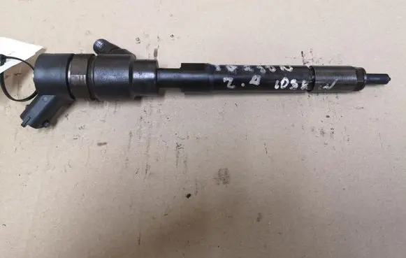 Fuel injector