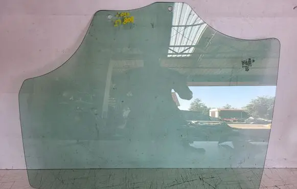 Peugeot 208 Rear door window glass