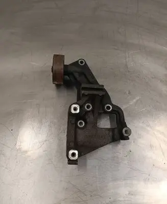 Mitsubishi Outlander Generator/alternator bracket 1801A061
