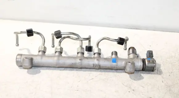 Volvo S90, V90 Fuel main line pipe 31303612