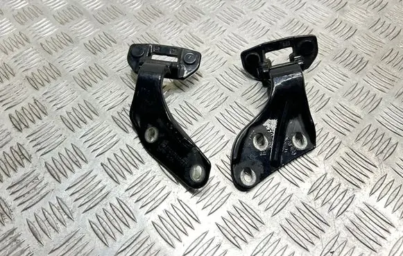 Mercedes-Benz ML W164 Tailgate/trunk/boot hinge A1647400137