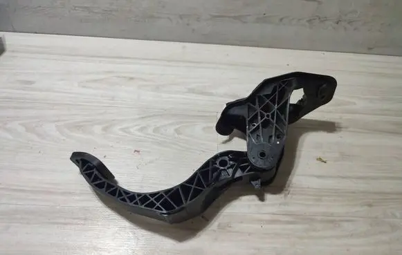 Skoda Scala Clutch pedal 2Q1721059