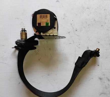 Mitsubishi Colt Rear seatbelt 602441100B g4378c