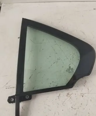Volkswagen Jetta VI Rear vent window glass 5C6845213 36001001679