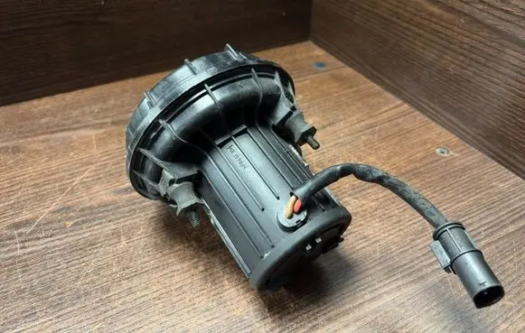BMW 3 E46 Secondary air pump 7506209 7506210