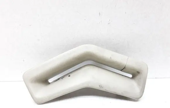 Volvo XC70 Seat belt trim 