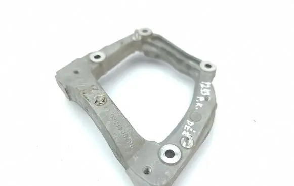 Jeep Avenger Gearbox mounting bracket 9826641380