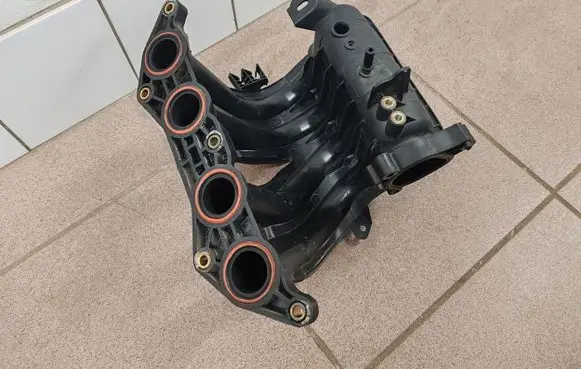 Peugeot 206+ Intake manifold 9686926180
