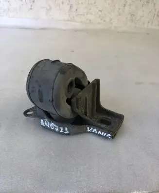 Skoda Kamiq Muffler mount bracket/holder 6c0253147