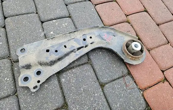 Toyota C-HR I Rear control arm 91TYS