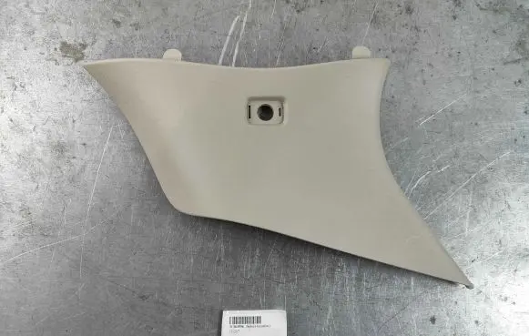 Volvo XC90 (D) pillar trim (bottom) 31363596