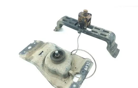 Chrysler Grand Voyager V Spare wheel mounting bracket 