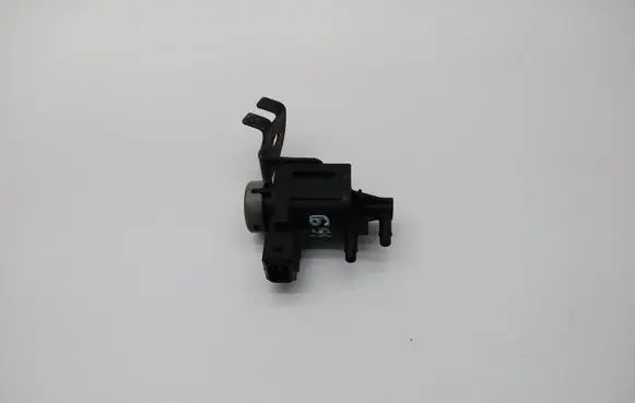 Audi A4 S4 B6 8E 8H Turbo solenoid valve 1J0906283A