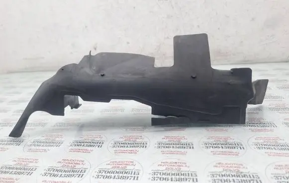Audi A4 S4 B5 8D Intercooler air guide/duct channel 8D0121284E