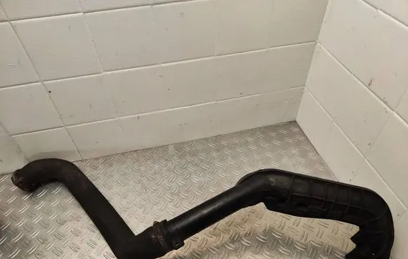 Volvo S80 Intercooler hose/pipe 6G916K683A