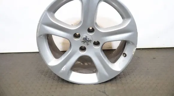 R18 alloy rim