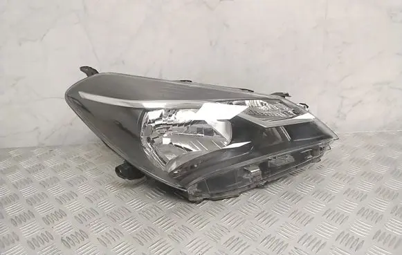 Toyota Yaris Headlight/headlamp