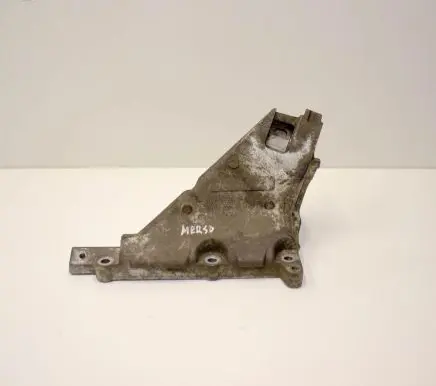Mercedes-Benz CLS C218 X218 Engine mounting bracket A2782236304