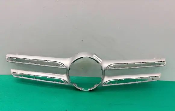 Mercedes-Benz GLC C253 Front bumper upper radiator grill A25388822