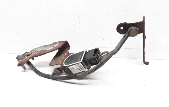 Headlight/headlamp level sensor