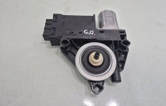 Volvo S60 Rear door window regulator motor 31674760
