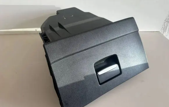 Ford Mondeo MK IV Glove box 7S71A06010