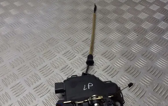 Seat Toledo II (1M) Front door lock