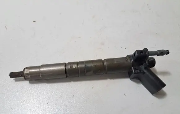 BMW X5 F15 Fuel injector 7823461 7823462