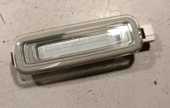 Audi Q7 4M Front seat light 4M0947105