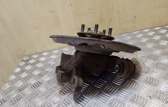 Lexus CT 200H Rear wheel hub