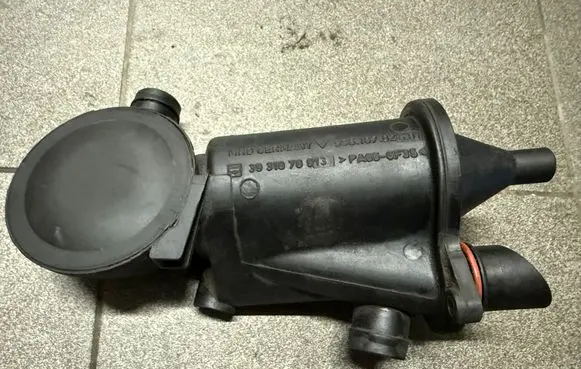Porsche Boxster 987 Oil breather separator 99610702601 3931070973