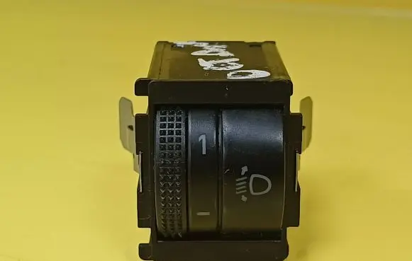 Skoda Octavia Mk1 (1U) Headlight level height control switch 1U0941333B
