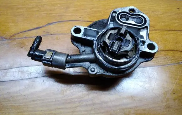 Peugeot 406 Vacuum pump 9631971580
