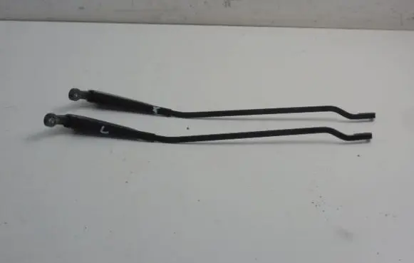 Opel Astra F Front wiper blade arm 90341907