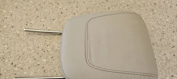 Mercedes-Benz GL X164 Third row seat headrest 