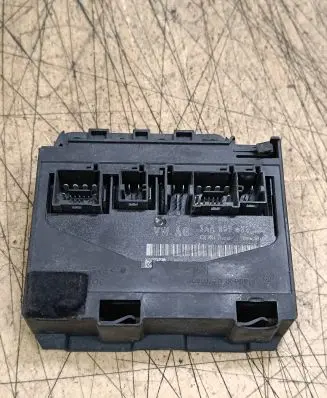 Volkswagen PASSAT B7 Central body control module 3AA959433