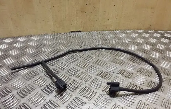 Windshield washer spray nozzle