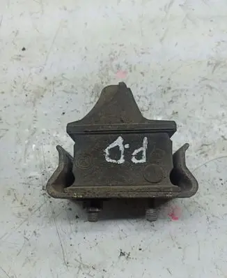 Volkswagen II LT Engine mount bracket