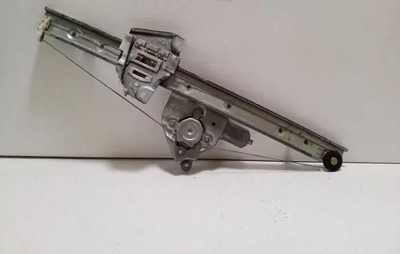 Suzuki Grand Vitara II Front door window regulator with motor 8343065J00