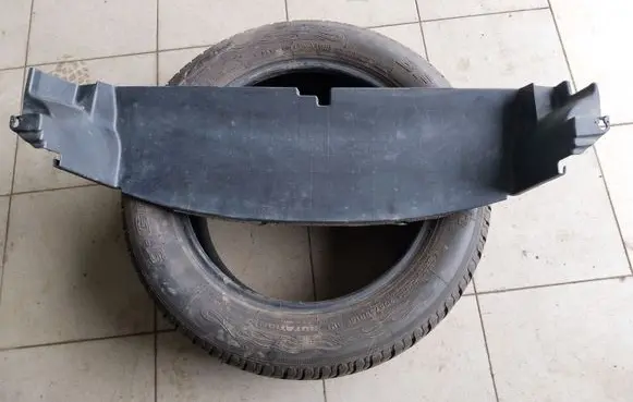 Lexus IS 220D-250-350 Radiator trim 5328953011