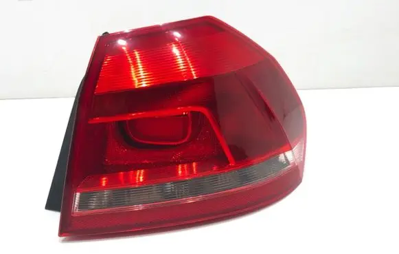 Volkswagen PASSAT B7 Rear/tail lights 561945096H
